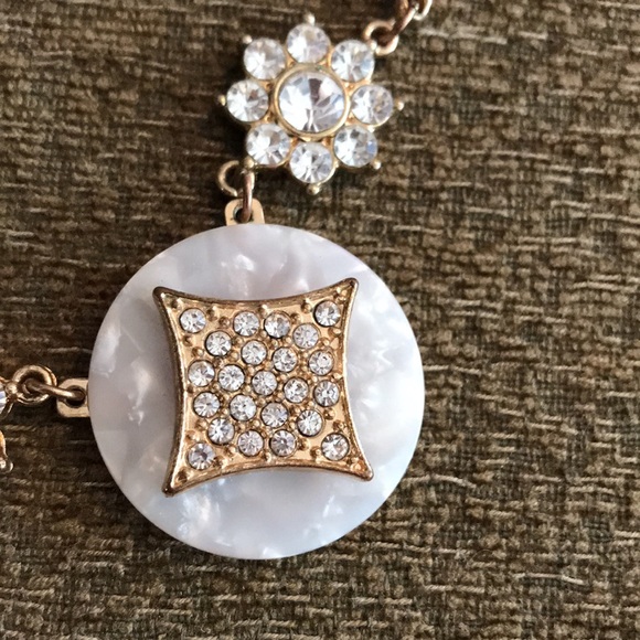 Time & Tru Gold-Tone and White Statement Necklace - Picture 4 of 6